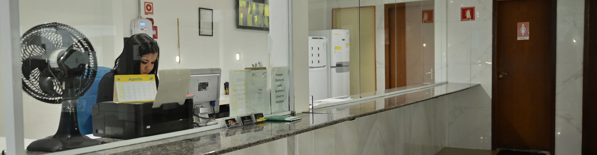 Recepção 24 horas do Alba Hotel em Interlagos